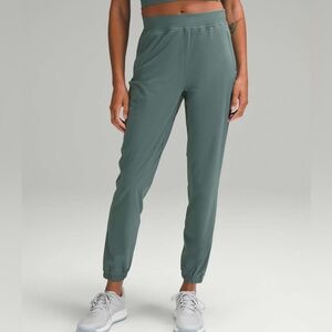 🌿 Lululemon Adapted State High-Rise Jogger - Green Size 8 🌟